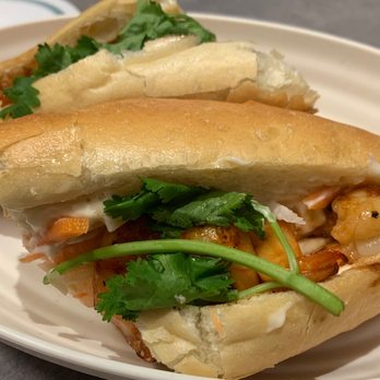 An Di Dzo - Cuu Long II banh mi with shrimp - Vietnamese Near Me - Honolulu, Hawaii An Di Dzo - Cuu Long II banh mi with shrimp - Vietnamese Near Me - Honolulu, Hawaii