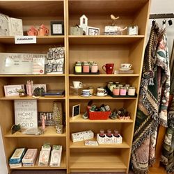 Shepherds Door - Christian signs, candles, throws, etc.