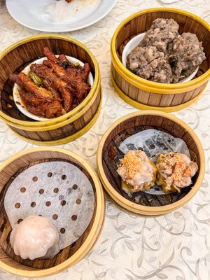 Saigon Seafood Harbor by null