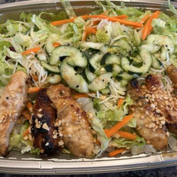 The Cheesecake Factory - Salad - New American Near Me - Providence, Rhode Island The Cheesecake Factory - Salad - New American Near Me - Providence, Rhode Island