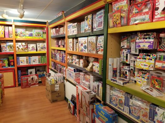 G Willikers Toy Shoppe by null