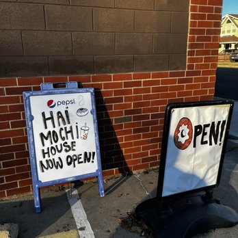 Hai Mochi House - Parking lot sign - Bubble Tea Near Me - Marysville, California Hai Mochi House - Parking lot sign - Bubble Tea Near Me - Marysville, California