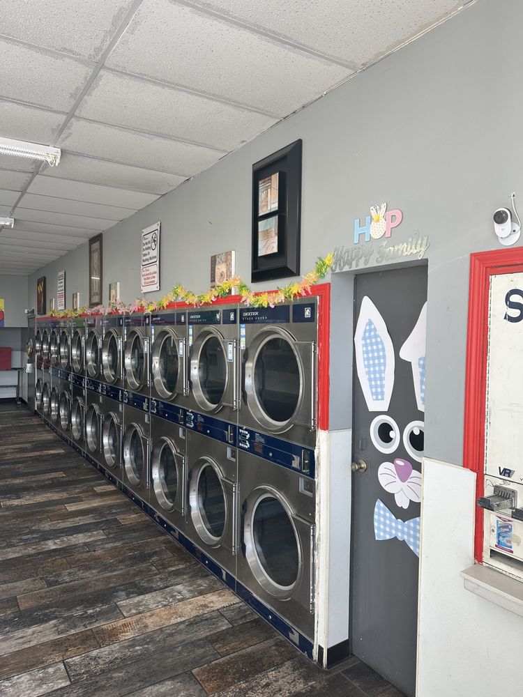 COIN LAUNDRY GIANT WASHERS Updated September 2024 86 Photos & 28