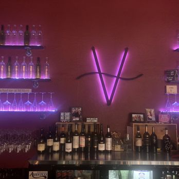 VINIA Wine & Kitchen - Wine Bars Near Me - Winter Park, Florida VINIA Wine & Kitchen - Wine Bars Near Me - Winter Park, Florida