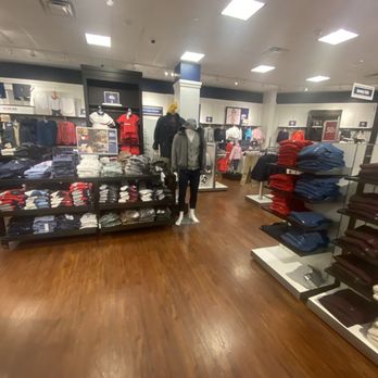 Tommy Hilfiger - Women's Clothing Near Me - Rosemont, Illinois Tommy Hilfiger - Women's Clothing Near Me - Rosemont, Illinois