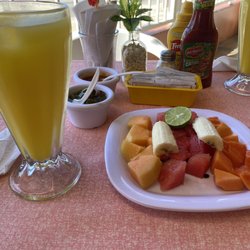 La Faena - Fruit and orange juice.