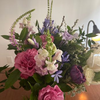 Les Fleurs - Only place that I've seen have Garden Roses! They are beautiful! - Florists Near Me - Andover, Massachusetts