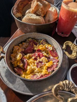 Emirgan Sütiş by null