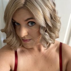 An Urban Betty - Icy highlights and a short bob.