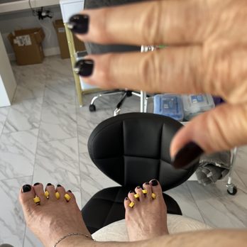 Healthy Nails Encino - Done perfectly...and fast! - Nail Technicians Near Me - Encino, California Healthy Nails Encino - Done perfectly...and fast! - Nail Technicians Near Me - Encino, California