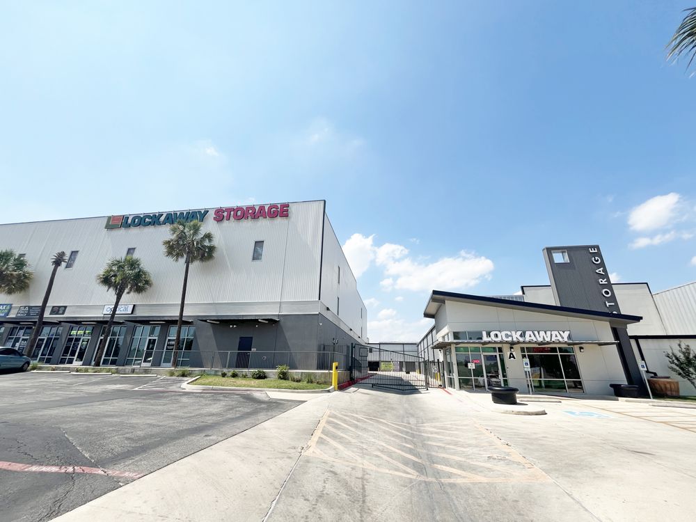 LOCKAWAY STORAGE Updated October 2024 21 Photos & 15 Reviews 1039