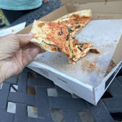 Esposito's Pizza & Pasta - Flimsy undercarriage