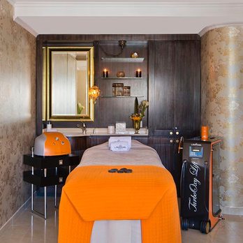 L.RAPHAEL - Day Spas Near Me - Geneva, GE