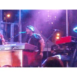The one and only D'Angelo. Had to get a tall sista to get this shot for me The one and only D'Angelo. Had to get a tall sista to get this shot for me