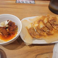 廣島霸嗎拉麵 - Gyoza and karagge