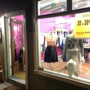 Bumble Bee - Women's Clothing Near Me - Santa Monica, California Bumble Bee - Women's Clothing Near Me - Santa Monica, California