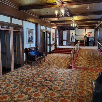 The Eureka Inn - Hotels Near Me - Eureka, California