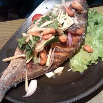 Baan Boran - Dorade croustillante - Thai Near Me - Paris, 75 Baan Boran - Dorade croustillante - Thai Near Me - Paris, 75