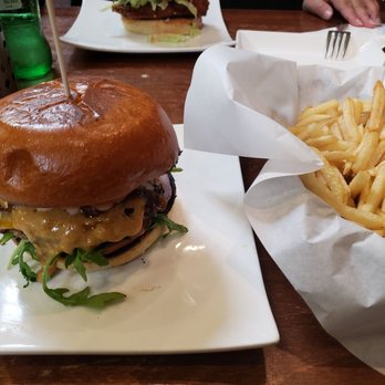310 Eatery - Burgers Near Me - Albany, California 310 Eatery - Burgers Near Me - Albany, California