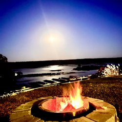 Eagle View Motel & Retreat - Free wood for the fire pit!