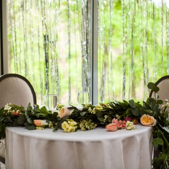 Petals, ink. - Sweetheart table garland - Floral Designers Near Me - Manor, Texas