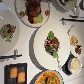 Kai Mayfair - Top to bottom: Long Life noodles, Chilean Sea Bass,Black pepper Beef, Chili Lobster() Toast for Chili Lobster - Chinese Near Me - London, XGL