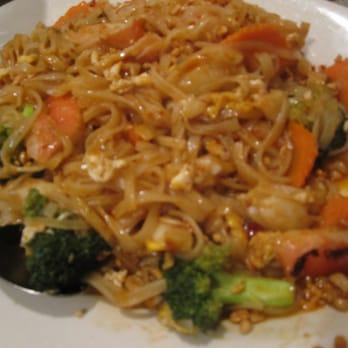 Thai Kitchen - spicy jun noodle with broccoli and carrots instead of the bean sprouts and onions - Thai Near Me - Maryland Heights, Missouri Thai Kitchen - spicy jun noodle with broccoli and carrots instead of the bean sprouts and onions - Thai Near Me - Maryland Heights, Missouri