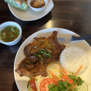 Pho N' Roll - Great selection of rice plates at this restaurant. - Vietnamese Near Me - Folsom, California Pho N' Roll - Great selection of rice plates at this restaurant. - Vietnamese Near Me - Folsom, California