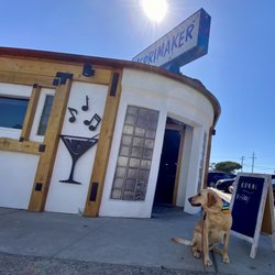 The Merrimaker - Dog friendly! Mae likes hanging here...
