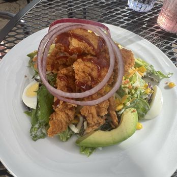 City Streets Restaurant - California Cobb - Sports Bars Near Me - Waltham, Massachusetts