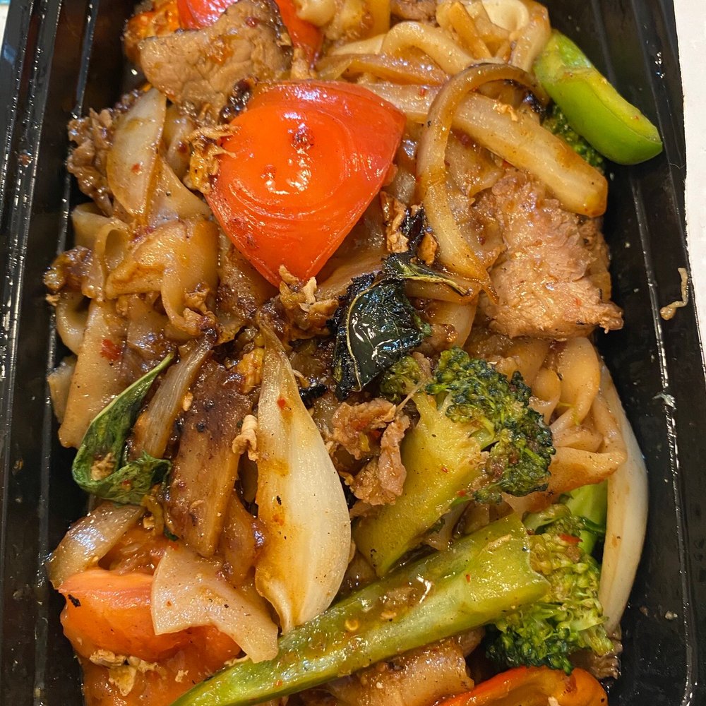 Zab Thai - Pad Kee Mao, Beef. So good! - Thai Near Me - Everett, Washington Zab Thai - Pad Kee Mao, Beef. So good! - Thai Near Me - Everett, Washington