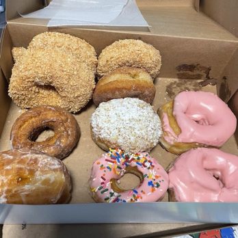 Country Style Donuts - Toasted coconut, sour cream, peach filled, apple filled, apple crumb, strawberry iced assorted dozen. - Donuts Near Me - Henrico, Virginia Country Style Donuts - Toasted coconut, sour cream, peach filled, apple filled, apple crumb, strawberry iced assorted dozen. - Donuts Near Me - Henrico, Virginia
