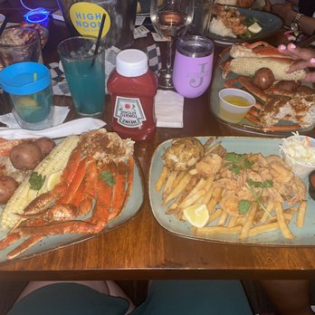 Phillips Seafood - Snow Crab legs - Seafood Near Me - Baltimore, Maryland Phillips Seafood - Snow Crab legs - Seafood Near Me - Baltimore, Maryland