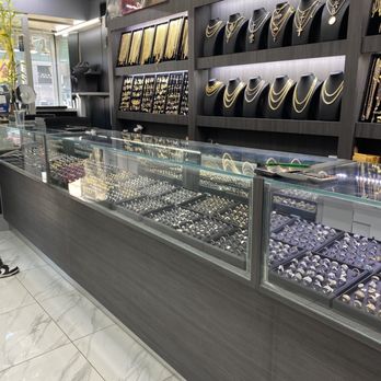 Exclusive Buyers - They have a nice selection of jewelry. - Gold Buyers Near Me - New York, New York Exclusive Buyers - They have a nice selection of jewelry. - Gold Buyers Near Me - New York, New York