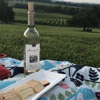 Arrington Vineyards - Picnic - Wine Tasting Room Near Me - Arrington, Tennessee