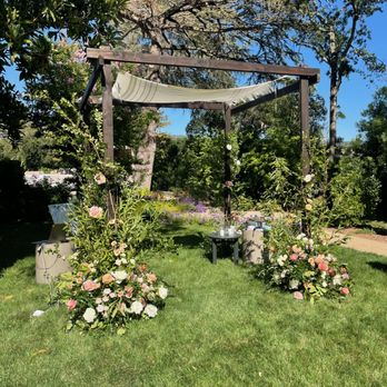 PoppyStone Floral Design - Floral Designers Near Me PoppyStone Floral Design - Floral Designers Near Me