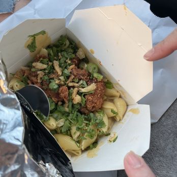 Cockti Fried Chicken - Szechuan level, green chili chicken, macaroni and cheese - Food Trucks Near Me - Austin, Texas Cockti Fried Chicken - Szechuan level, green chili chicken, macaroni and cheese - Food Trucks Near Me - Austin, Texas