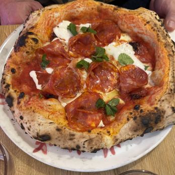 Fimmina - Loren Pizza - tomato sauce, nduja calabrese - Pizza Near Me - Paris, 75