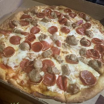 Green River Brewing & Taproom - Pizza - Breweries Near Me - Winters, California Green River Brewing & Taproom - Pizza - Breweries Near Me - Winters, California