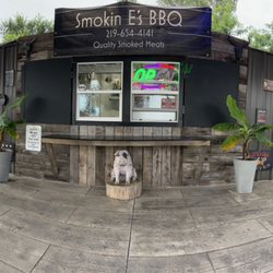 Smokin' E's BBQ - Conex kitchen