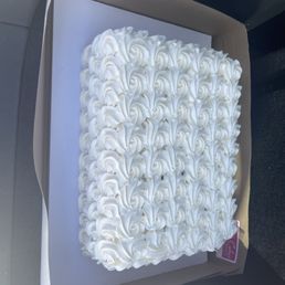White Cake Chocolate with Vanilla Mousse White Cake Chocolate with Vanilla Mousse