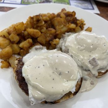 Grandpas Diner - Country Benedict - Breakfast & Brunch Near Me - Danbury, Connecticut