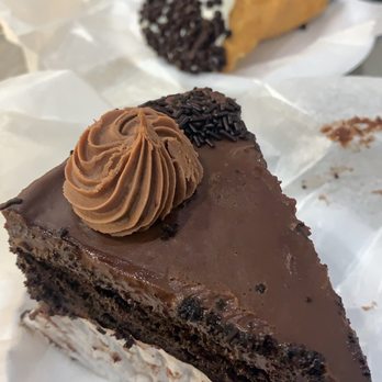 Mike's Pastry - Bakeries Near Me - Somerville, Massachusetts