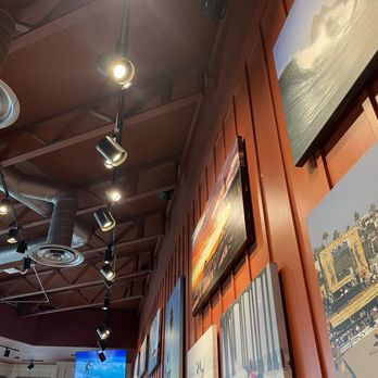 Islands Restaurant - Burgers Near Me - Manhattan Beach, California