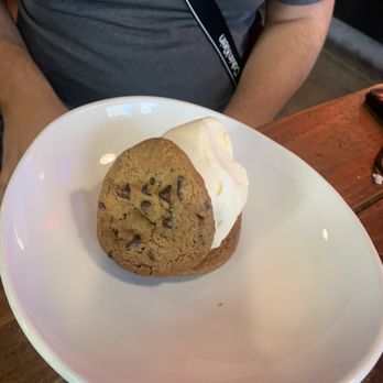 Finney's Crafthouse - Burbank - New American Near Me - Burbank, California