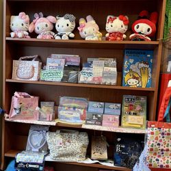 Fantom Comics - I know, how cute are those toys?