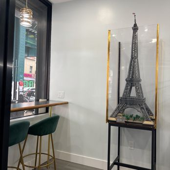 Bonjour Brooklyn - Window seats - Bakeries Near Me - Brooklyn, New York