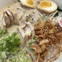 Creamy broth ramen