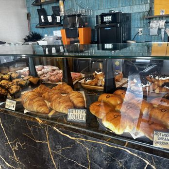 Long Weekend Cafe - Pastry Display - Cafes Near Me - Houston, Texas Long Weekend Cafe - Pastry Display - Cafes Near Me - Houston, Texas