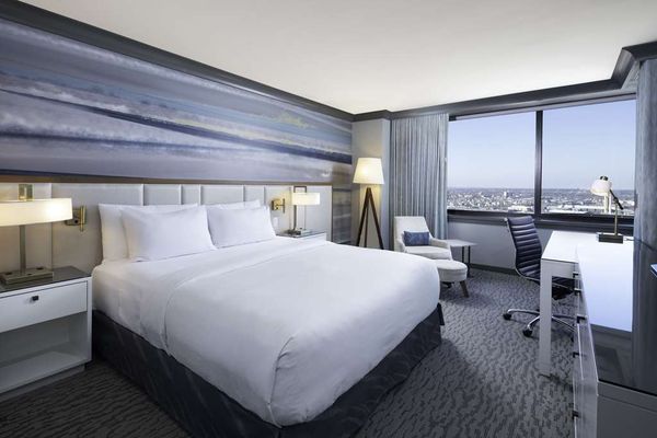 The Lofton Hotel Minneapolis, Tapestry Collection by Hilton by null
